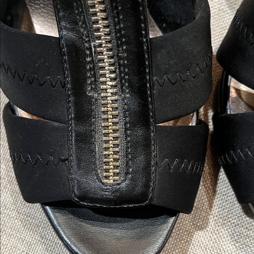 Moda Black Zipper Heels - Picture 3 of 5